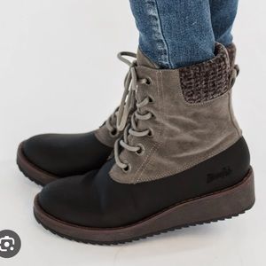 NWOB Blowfish Cabrillo mid-calf wedge boot